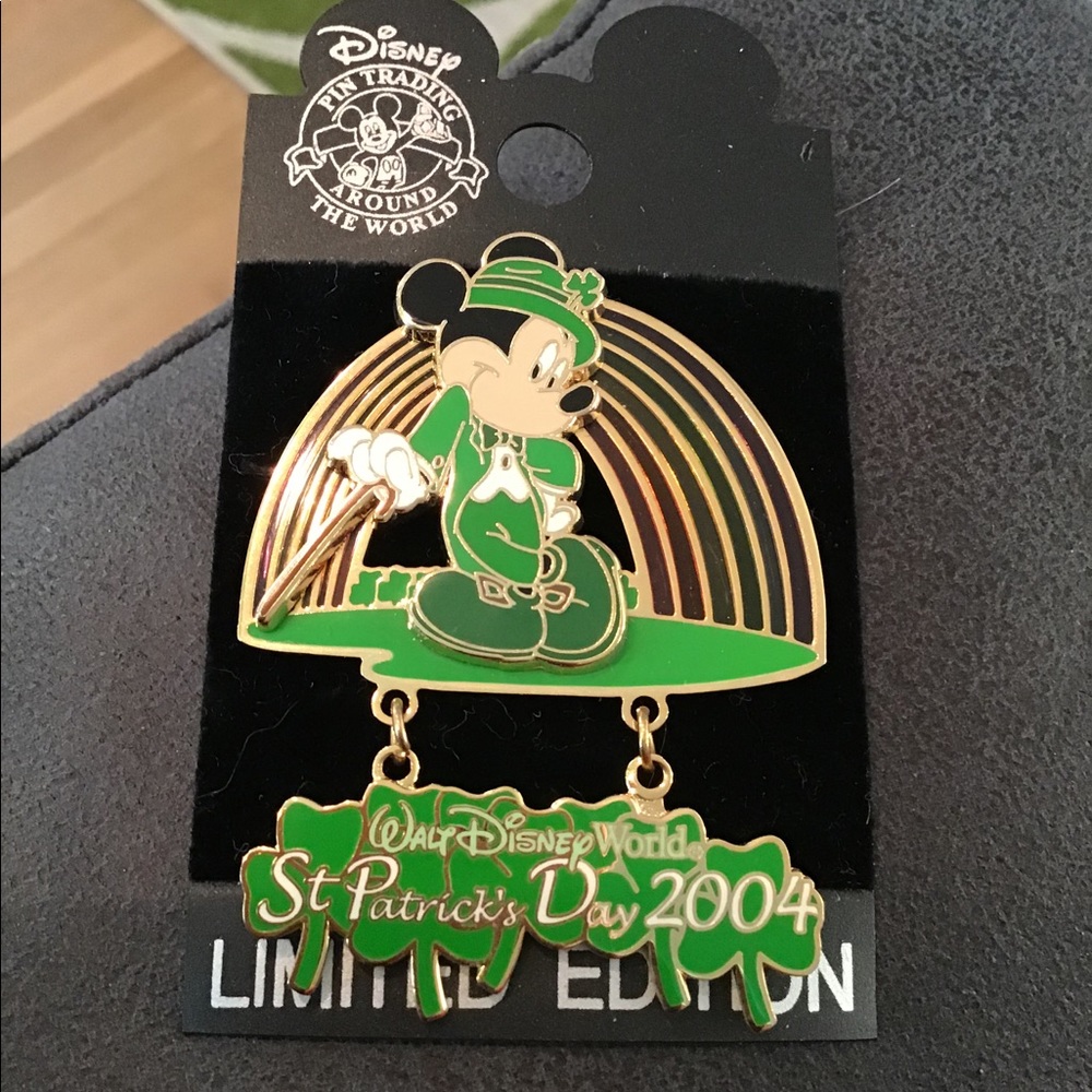 DISNEY 2004 LIMITED EDITION ST. PATRICKS DAY PIN